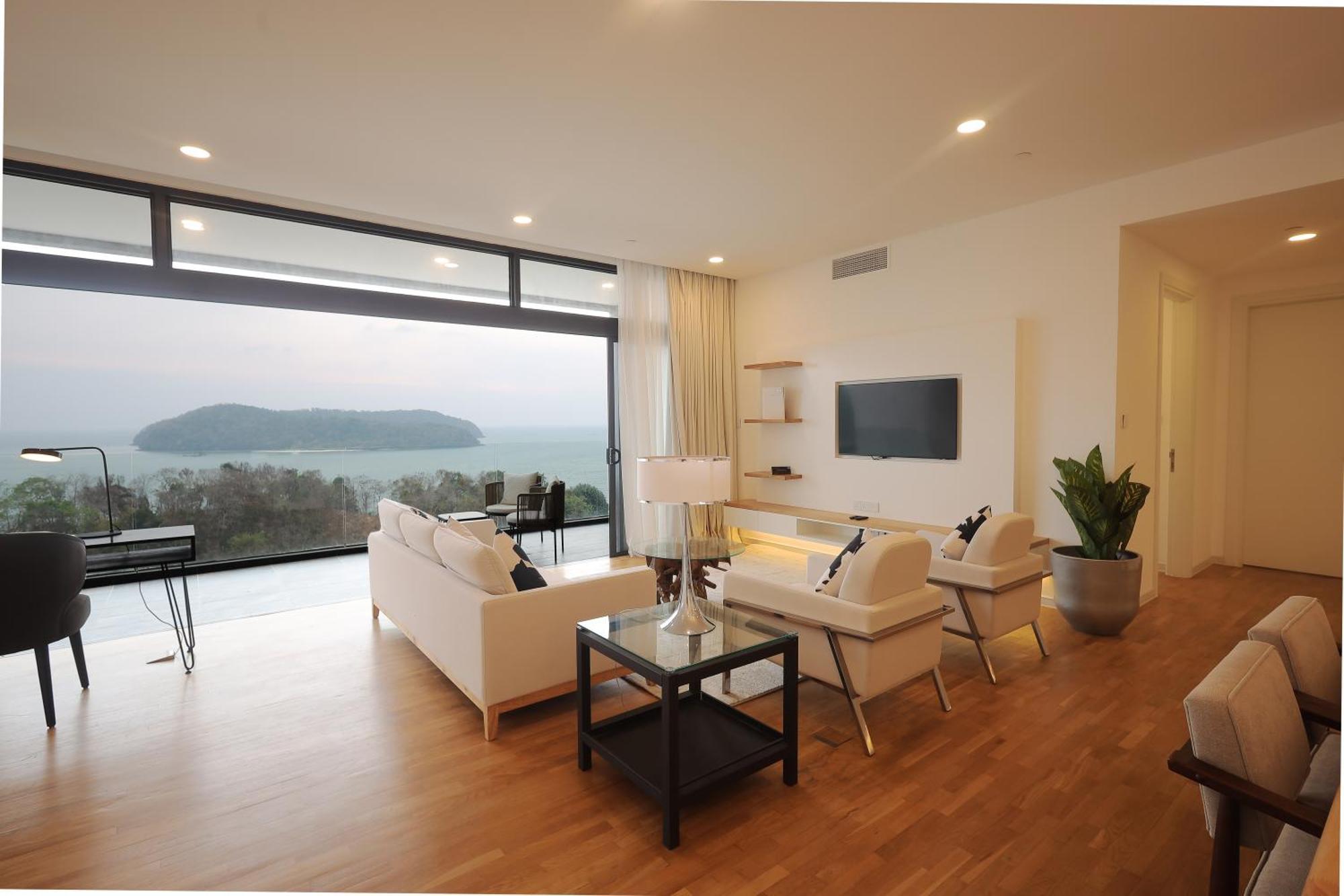 The Riyaz Lavanya Langkawi 珍南海滩 外观 照片 A living room in a house