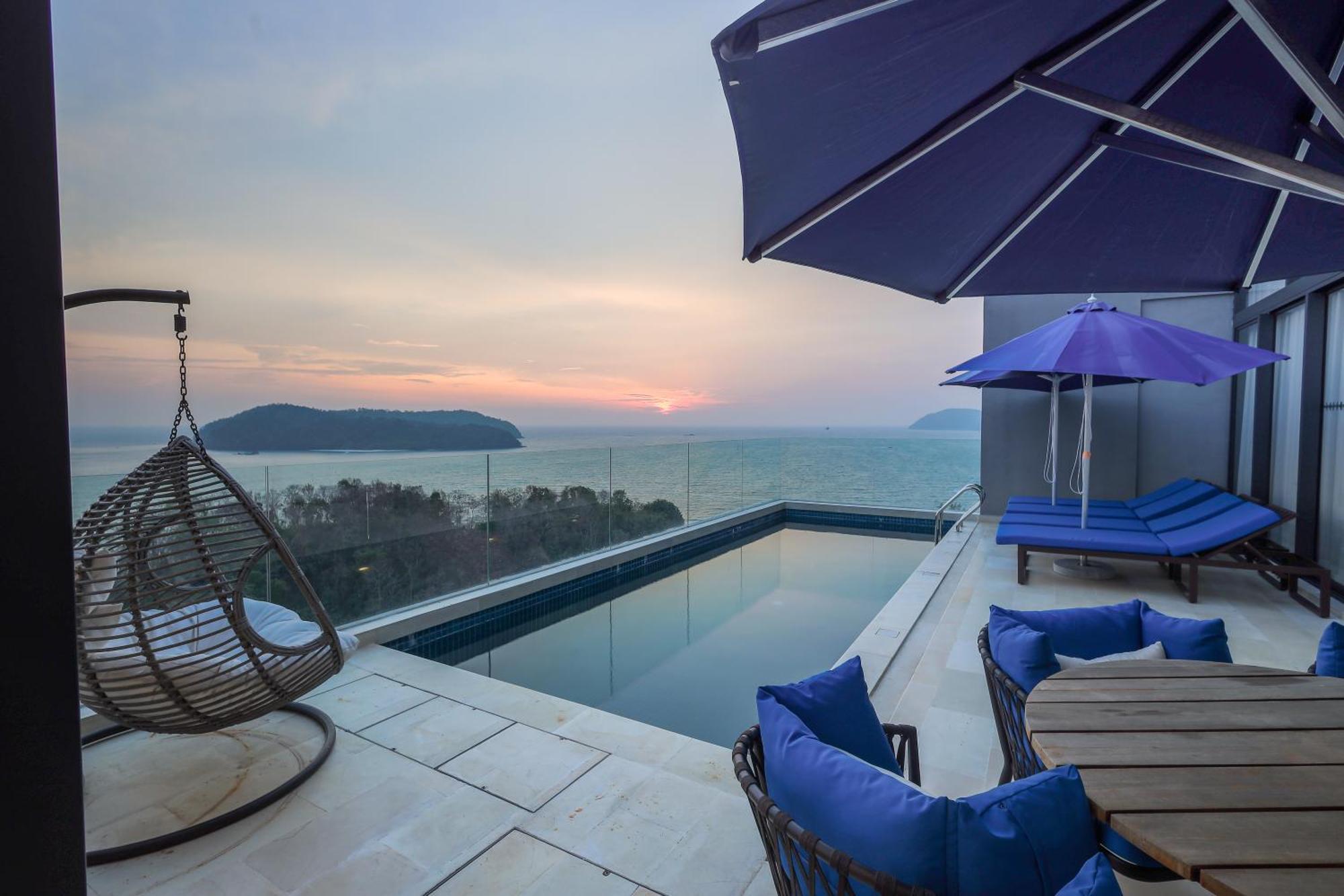 The Riyaz Lavanya Langkawi 珍南海滩 外观 照片 View from the rooftop pool
